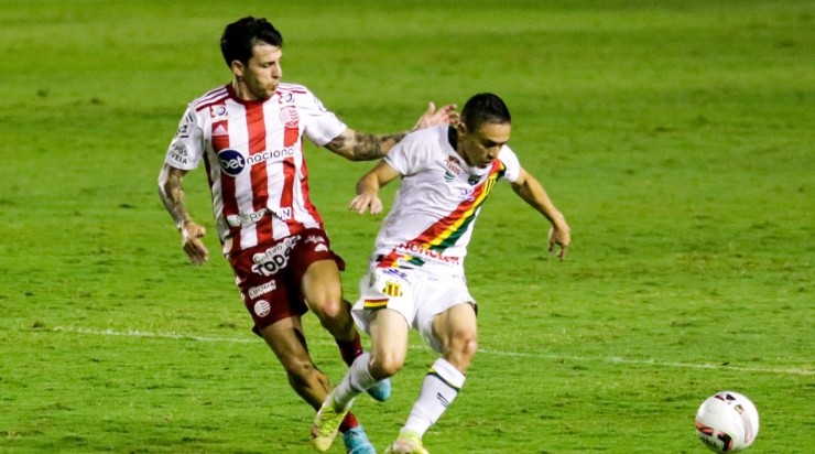 Foto: Rafael Vieira/AGIF - Jean Carlos é o principal destaque do Náutico.