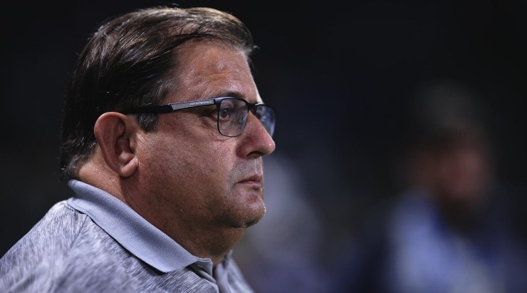 Foto: Ettore Chiereguini/AGIF - Guto Ferreira: técnico admitiu ter preservado jogadores no Coxa