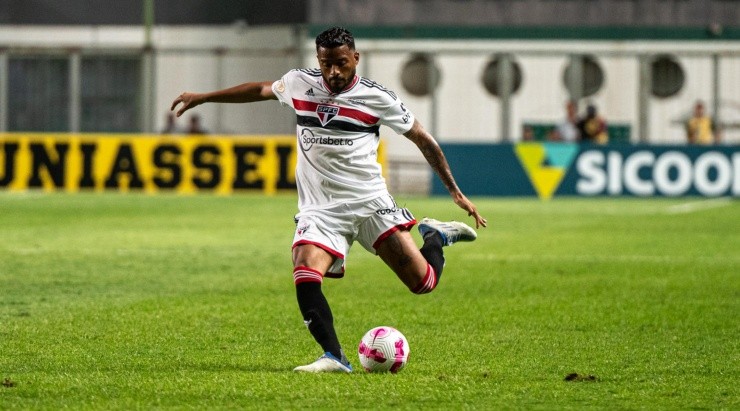 Alessandra Torres/AGIF - Reinaldo em ação pelo SPFC. 