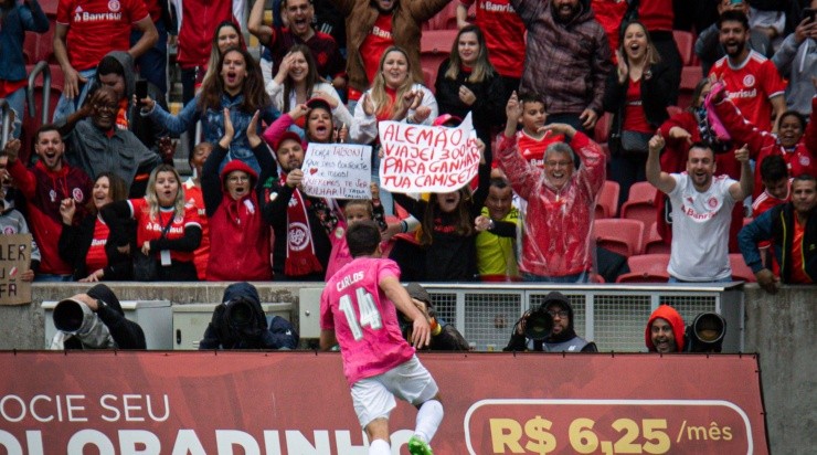 Foto: Maxi Franzoi/AGIF - De Pena marcou no último minuto do jogo.