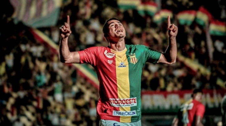 Foto: Thiago Limas/AGIF - Lucas Araújo marcou o primeiro do jogo. 