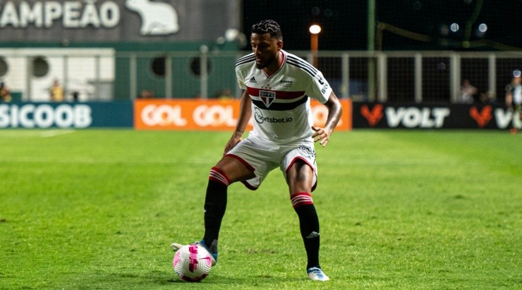 Foto: Alessandra Torres/AGIF - Reinaldo é o batedor oficial de pênaltis. Foto: Alessandra Torres/AGIF - Reinaldo é o batedor oficial de pênaltis.