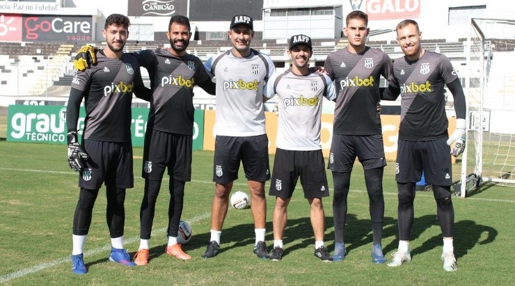 Foto: Diego Almeida/PontePress - Grupo atual de goleiros da Macaca. 