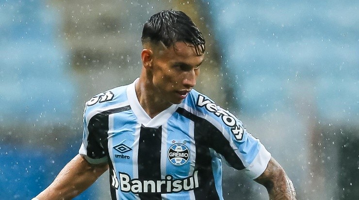 Foto: Pedro H. Tesch/AGIF - Ferreira divide opiniões no Grêmio.