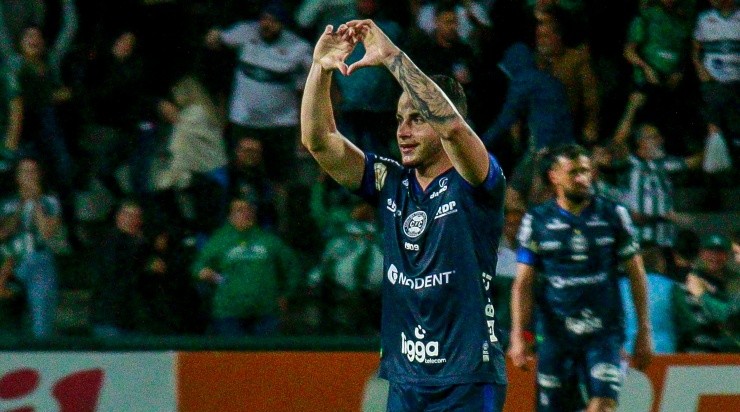 Foto: Gabriel Machado/AGIF - O volante marcou pela 1ª vez com a camisa do Coritiba no final de semana