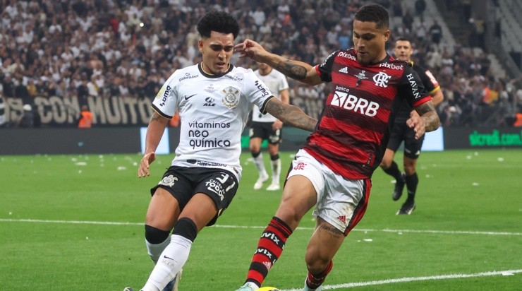 Foto: Marcello Zambrana/AGIF - João Gomes será substituído por Vidal.
