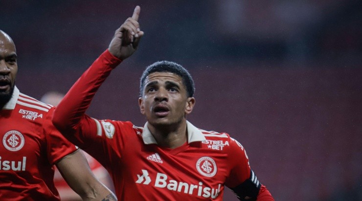 Foto: Maxi Franzoi/AGIF - Taison: meia-atacante pode deixar o Colorado