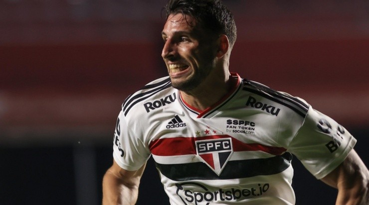 Foto: Marcello Zambrana/AGIF - Calleri pode conseguir melhor marca da carreira contra o Palmeiras