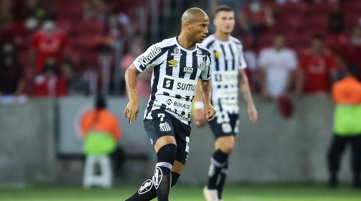 Foto: Pedro H. Tesch/AGIF - Sánchez é um dos que deve sair do time. 