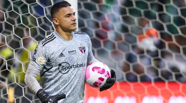 Foto: Marcello Zambrana/AGIF - Felipe Alves: goleiro foi o destaque do São Paulo no clássico