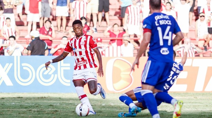 Foto: Foto: Rafael Vieira/AGIF - Luís Phelipe e Mateus Nascimento pediram para deixar o Náutico