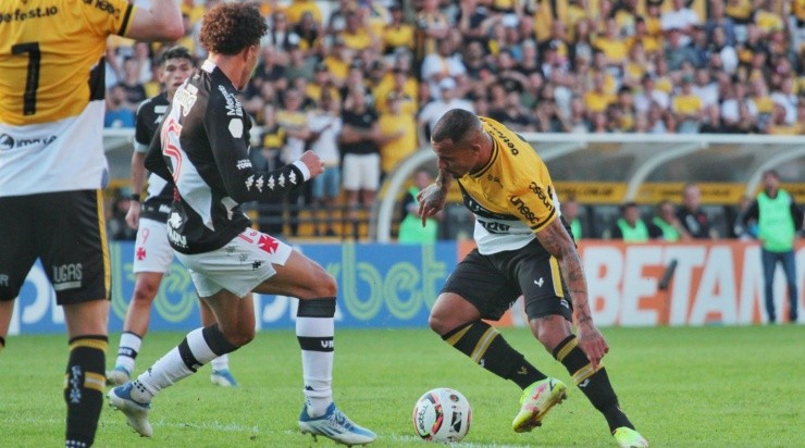 Foto: Lucas Sabino/AGIF - Criciúma e Vasco voltam a se enfrentar na próxima rodada da Série B