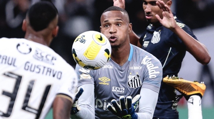 Foto: Ettore Chiereguini/AGIF - John teve boas atuações quando foi acionado. Foto: Ettore Chiereguini/AGIF - John teve boas atuações quando foi acionado.