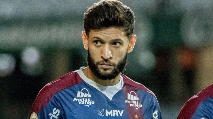 Foto: Robson Mafra/AGIF - Juninho Capixaba: lateral interessa ao Cruzeiro para 2023