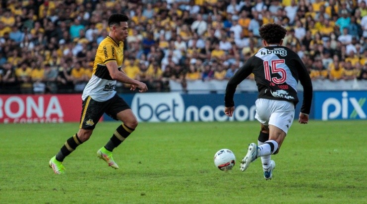 Foto: Lucas Sabino/AGIF - No primeiro turno, Vasco venceu como visitante. 