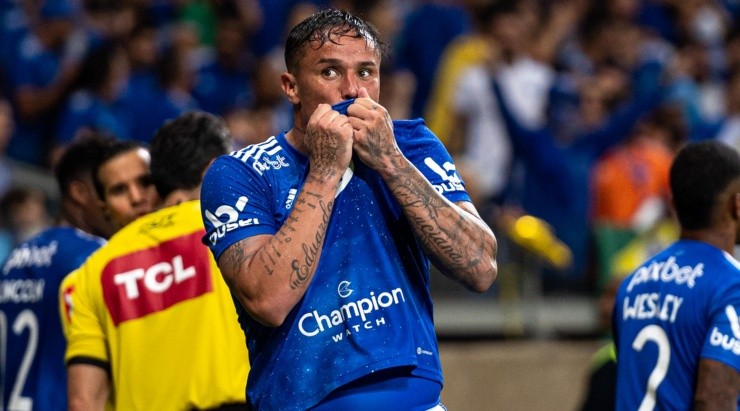 Foto: Alessandra Torres/AGIF - Edu é o artilheiro do Cruzeiro na Série B, com 11 gols Foto: Alessandra Torres/AGIF - Edu é o artilheiro do Cruzeiro na Série B, com 11 gols