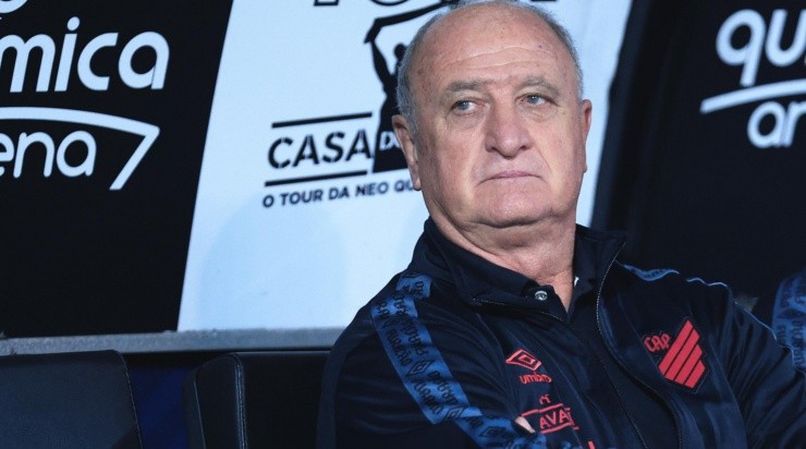 Foto: Ettore Chiereguini/AGIF - Felipão: técnico vem trabalhando a parte mental do elenco do Athletico