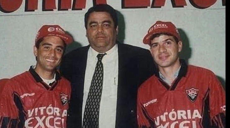 Foto: Reprodução/Youtube - Banco Excel trouxe Bebeto e Túlio Maravilha, em 1997 Foto: Reprodução/Youtube - Banco Excel trouxe Bebeto e Túlio Maravilha, em 1997