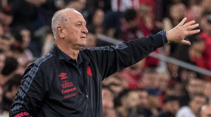 Foto: Robson Mafra/AGIF - Felipão culpou o próprio CAP pela derrota.