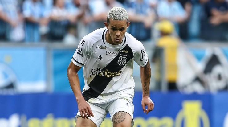 Pedro H. Tesch/AGIF - Wallisson pela Ponte. 