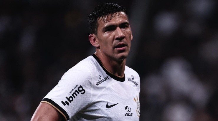 Foto: Ettore Chiereguini/AGIF - Balbuena também precisou deixar o campo mais cedo.