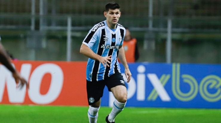 Foto: Maxi Franzoi/AGIF - O zagueiro está na mira do exterior Foto: Maxi Franzoi/AGIF - O zagueiro está na mira do exterior