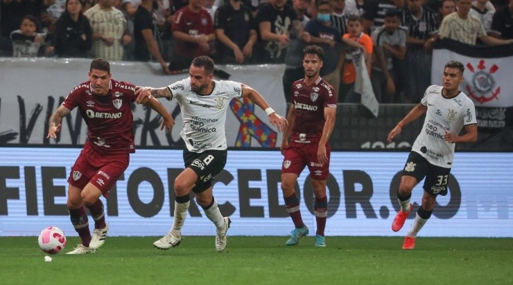 Foto: Marcello Zambrana/AGIF - Timão vem derrota em casa para o Fluminense Foto: Marcello Zambrana/AGIF - Timão vem derrota em casa para o Fluminense