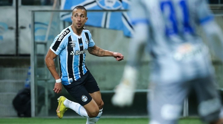 Pedro H. Tesch/AGIF - Nicolas no Grêmio. 