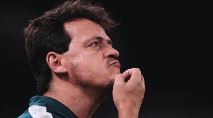 Foto: Ettore Chiereguini/AGIF - Diniz segue com dúvidas na lateral-esquerda.