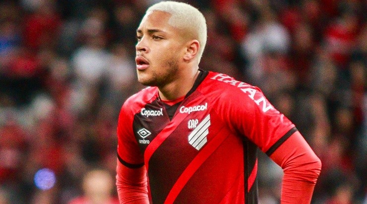 Foto: Gabriel Machado/AGIF - Com contrato longo e multa elevada, jovem é alvo do futebol europe