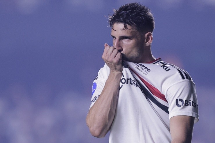 Ettore Chiereguini/AGIF. Com 18 gols até o momento, Jonathan Calleri é o rosto da artilharia são-paulina