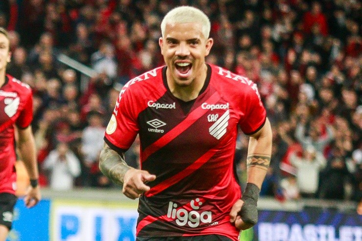 Gabriel Machado/AGIF. Em quarto lugar, Terans busca conquistar uma vaga na Libertadores 2023 pelo Athletico-PR