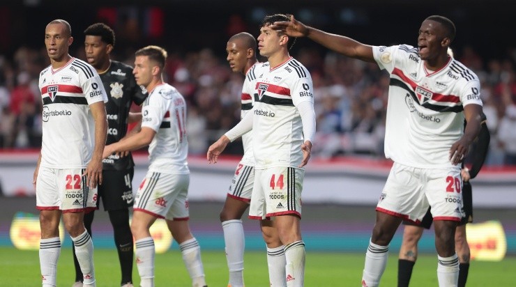 Foto: Marcello Zambrana/AGIF - São Paulo utilizou praticamente só reservas no jogo. 