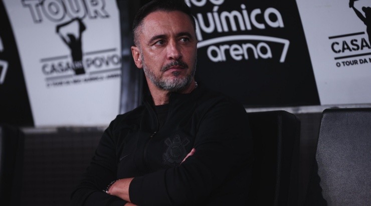 Foto: Ettore Chiereguini/AGIF - Vítor Pereira: técnico ainda não anunciou futuro no Corinthians
