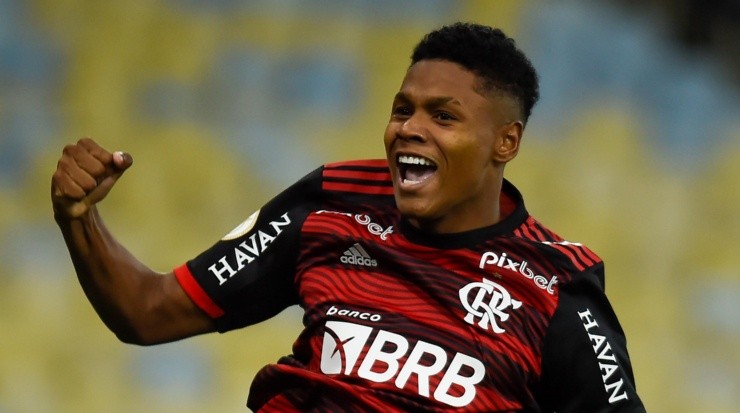 Foto: Marcelo Cortes/Flamengo - Matheus França fez um golaço contra o Corinthians.