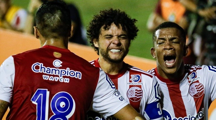 Foto: Rafael Vieira/AGIF - Náutico vive uma temporada muito ruim mesmo com jogadores renomados no elenco.