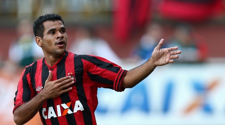 Foto: Heuler Andrey/AGIF - Éderson não conseguiu desempenhar o mesmo futebol.