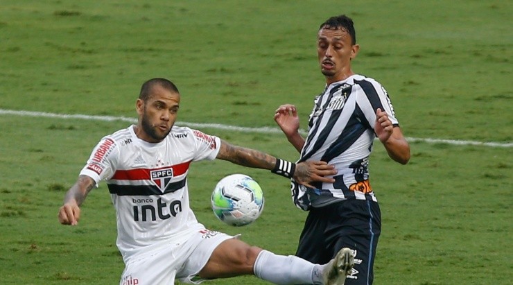 Foto: Marcello Zambrana/AGIF - Pituca em ação em clássico contra o São Paulo.