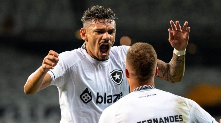 Foto: Alessandra Torres/AGIF - Tiquinho Soares: atacante foi decisivo para o Botafogo no Mineirão