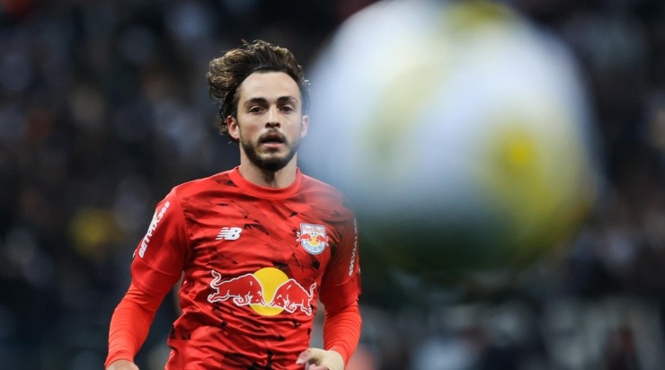 Foto: Marcello Zambrana/AGIF - O meio-campista deseja permanecer no time de SP