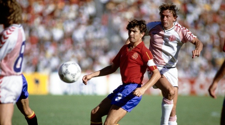 Photo by Mike King/Allsport/Getty Images/Hulton Archive - Dinamáquina no confronto contra Espanha que culminou na eliminação da equipe.