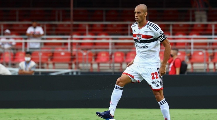 Foto: Marcello Zambrana/AGIF - O zagueiro ficou insatisfeito com as poucas chances no São Paulo Foto: Marcello Zambrana/AGIF - O zagueiro ficou insatisfeito com as poucas chances no São Paulo