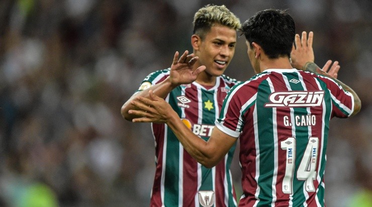 Foto: Thiago Ribeiro/AGIF - Matheus Martins e Cano: jovem está de saída do Fluminense