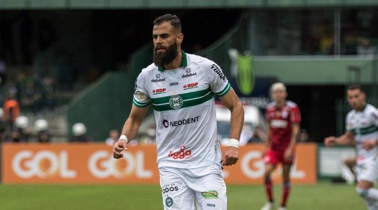 Foto: Robson Mafra/AGIF - Chancellor em ação diante do Flamengo.