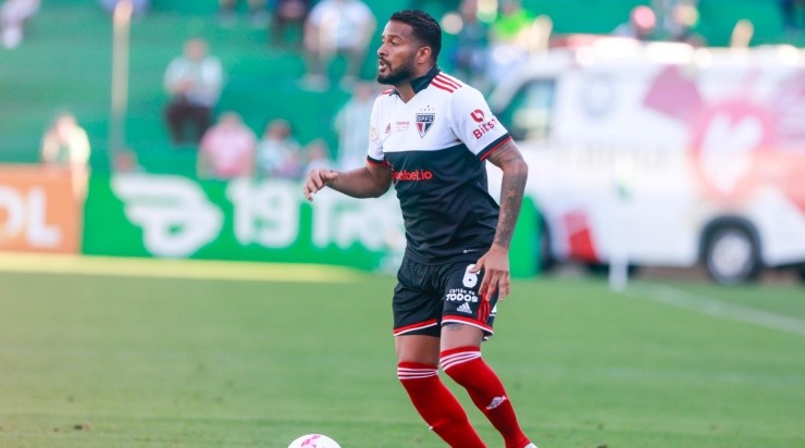 Foto: Luiz Erbes/AGIF - O experiente defensor está de saída do Tricolor