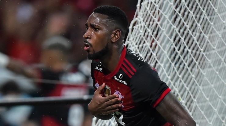 Foto: Thiago Ribeiro/AGIF - Torcida está animada com a volta de Gerson ao Flamengo.