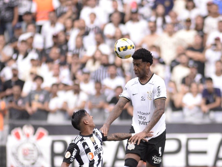 Alan Morici/AGIF – Gil em disputa pelo bola