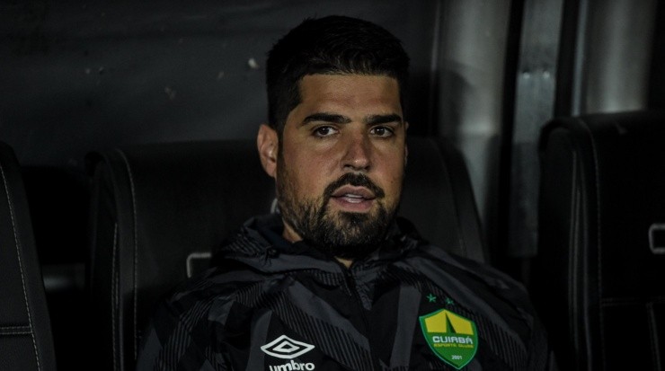 Foto: Thiago Ribeiro/AGIF - António Oliveira evitou o rebaixamento do Cuiabá