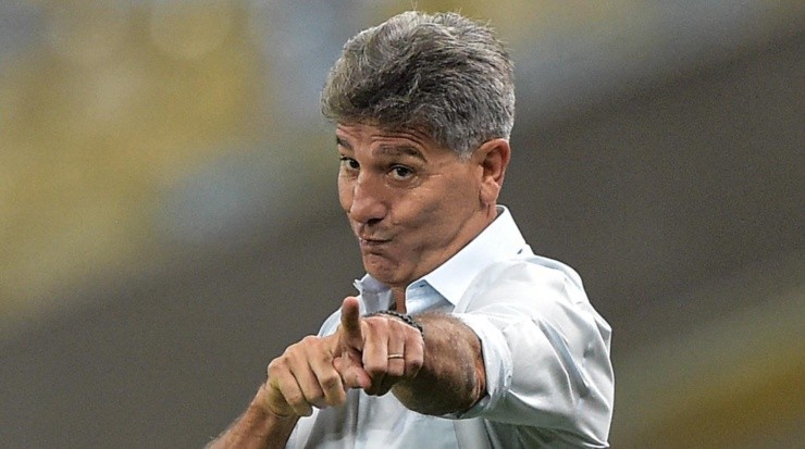 Foto: Thiago Ribeiro/AGIF - Renato quer reforços no Grêmio.