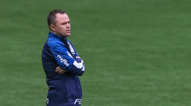 Foto: Marcello Zambrana/AGIF - Andrey comandando o time no dia da contratação de Abel.